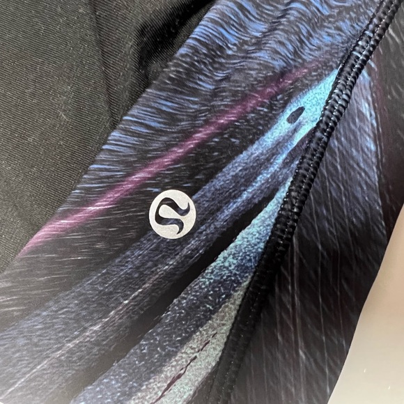 Lululemon size 12 sports bra - Picture 3 of 3